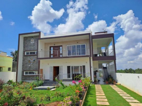 Kolluri nivasa Entire FF bunglow, garden, green surrounding, hall